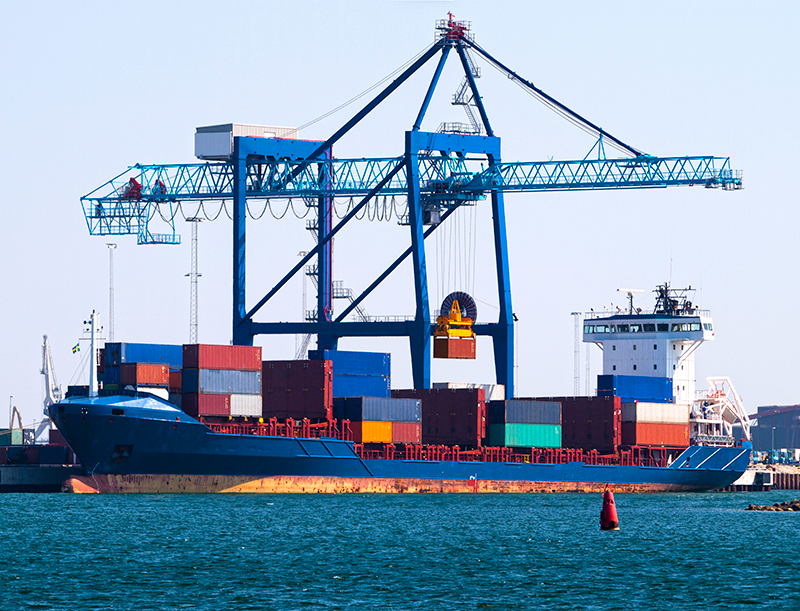 Containerbåt i Malmö hamn