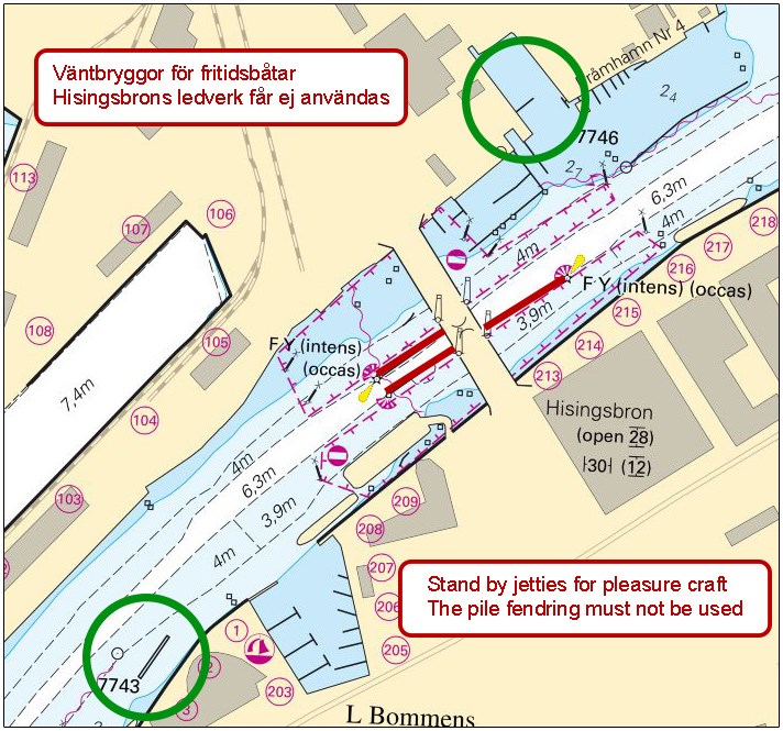 Pleasure vessels waiting for a bridge opening are urged to use the floating bridges for the intended purpose